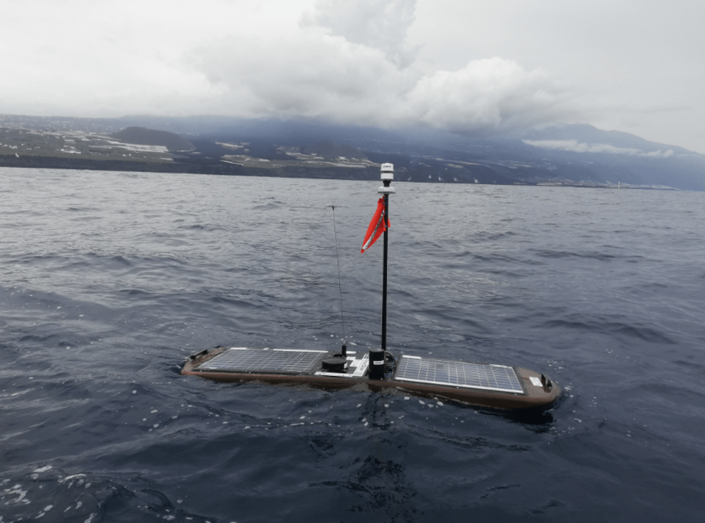 Imagen de archivo de un vehículo de superficie wave glider en aguas próximas al volcán de La Palma / TA
